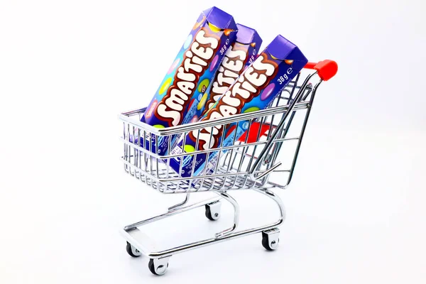 Pescara Olaszország 2020 Január Smarties Nestl Által Gyártott Színes Csokoládécukrászda — Stock Fotó