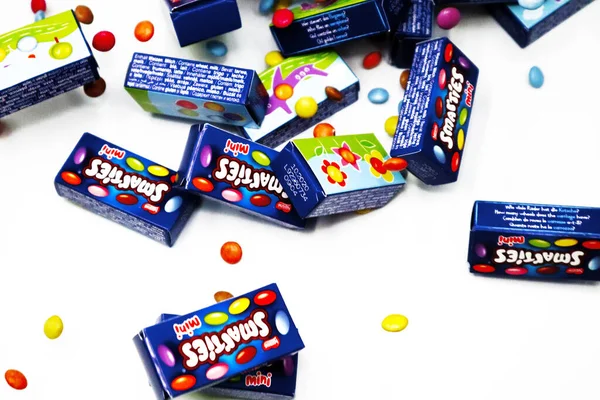 Pescara Italien Januar 2020 Smarties Farbige Schokoladenkonfektion Von Nestl — Stockfoto