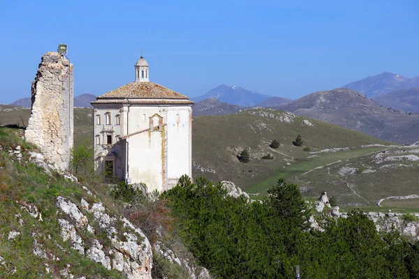 Santa Maria Della Piet Nära Slottet Rocca Calascio Abruzzo Italien — Stockfoto