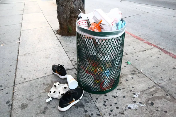 Hollywood Califórnia Outubro 2019 Lata Lixo Completa Sunset Boulevard Hollywood — Fotografia de Stock