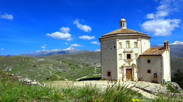 Santa Maria Della Pieta Cerca Del Castillo Rocca Calascio Abruzzo —  Fotos de Stock