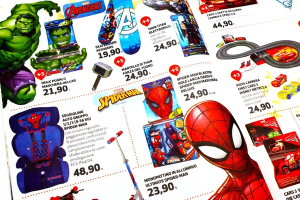 Мстители Игрушки Человека Паука Выставлены Продажу Рождество — стоковое фото