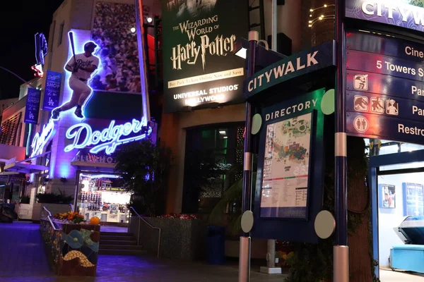 加利福尼亚洛杉矶环球城 2019年5月12日 Universal Study Ios Citywalk娱乐和零售区的夜景 — 图库照片