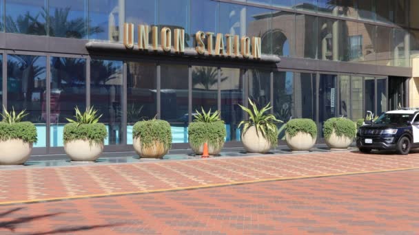 加利福尼亚州洛杉矶 2019年10月2日 洛杉矶联合车站东面入口及巴士站总站 — 图库视频影像