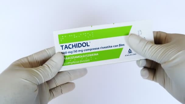 Рим Италия Февраля 2022 Года Коробка Tachidol Tablets Тачидол Содержит — стоковое видео