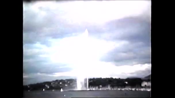 Geneva Switzerland 1970S Jet Eau Lake Geneva 1970S Vintage Video — Stock Video