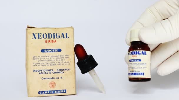 Milan Italy March 2022 Vintage 1950S Neodigal Erba Drops Medicine — Stock Video