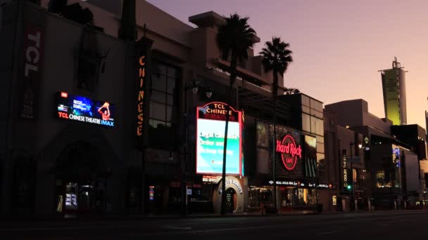 2019年10月8日 位于好莱坞大道的好莱坞和高地中心 硬岩咖啡店 多比剧院 Sephora和地铁站的日出 — 图库视频影像