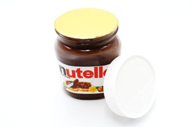  NUTELLA kavanozu, Fındık Spread with Cocoa prodüksiyon Ferrero