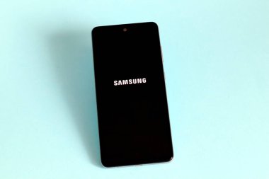 Roma, İtalya 4 Nisan 2022: Samsung Galaxy A52, Mart 2021 'de Hindistan' da piyasaya sürüldü. Samsung Elektronik Şirketi, Güney Kore.