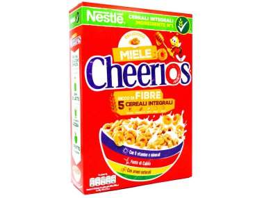 Pescara, İtalya - 31 Mayıs 2020: Cheerios, Nestle tarafından üretilen ballı 5 tahıl