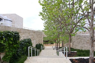 Los Angeles, Kaliforniya - 10 Mayıs 2019: Los Angeles 'taki Getty Center Müzesi' nin Bahçesi