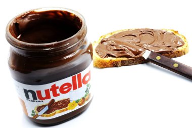Pescara, İtalya 27 Temmuz 2019: NUTELLA kavanozu, Fındık Spread with Cocoa produced by Ferrero