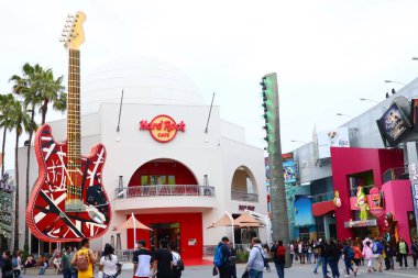 Universal City Los Angeles, California - 8 Mayıs 2019: UNIVERSAL Stüdyoları Gece Hollywood