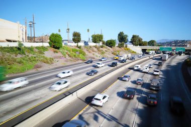 Los Angeles, California - 5. Otoyol 'da trafik N Broadway' den I-5 Otoyolu manzarası
