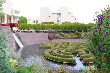 Los Angeles, Kaliforniya - 10 Mayıs 2019: Los Angeles 'taki Getty Center Müzesi' nin Bahçesi