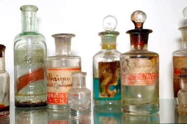 Roma, İtalya 6 Mart 2022: 1800 Eski İlaçlar sergisi