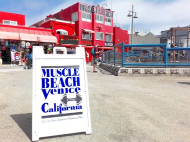 VENICE, Los Angeles, California - 6 Eylül 2018: Venedik Plajı Sahili Sahili manzarası