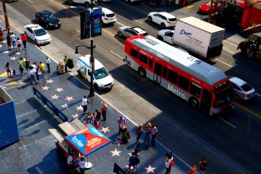 Hollywood, California - 10 Ekim 2019: Hollywood Bulvarı Hollywood & Highland eğlence merkezi Dolby Tiyatrosu 'nun çatı katındaki ünlü manzarası