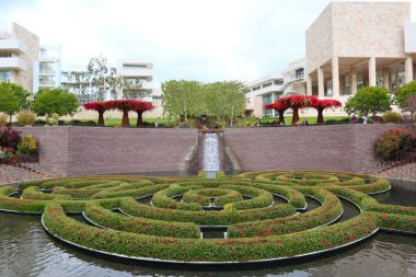 Los Angeles, Kaliforniya - 10 Mayıs 2019: Los Angeles 'taki Getty Center Müzesi' nin Bahçesi