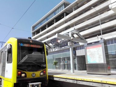 LOS ANGELES, California - 14 Eylül 2018 Los Angeles, Los Angeles Metro Demiryolu Mavi ve Pico İstasyonu Fuar Hattı