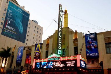 Hollywood, California - 9 Ekim 2019: Hollywood Bulvarı, Los Angeles PANTAGES Tiyatrosu
