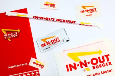 Hollywood, California - 3 Aralık 2019: IN-N-Out Burger, Amerika Fast Food Restoranlar zinciri.