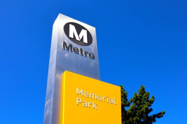 Pasadena, California - 3 Ekim 2019: PaSADENA Anıt Parkı Metro Tren İstasyonu