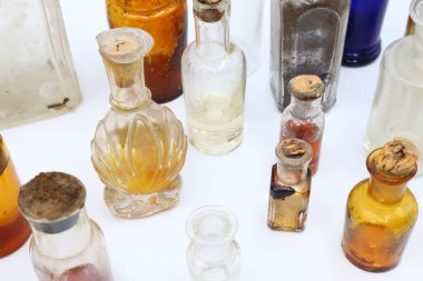 Eczane, eski antika ilaçlar.