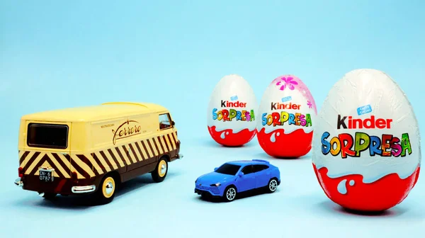 Alba Itália Março 2021 Kinder Surprise Chocolate Egg 1960 Lancia — Fotografia de Stock