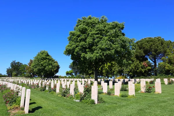 Sangro River War Cemetery Lies Contrada Sentinelle Commune Torino Sangro — Stock Photo, Image