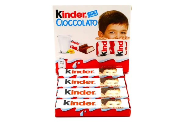 2019年8月11日 意大利佩斯卡拉 Kinder Chocolate Bars Kinder是费雷罗在意大利生产的一种产品 — 图库照片