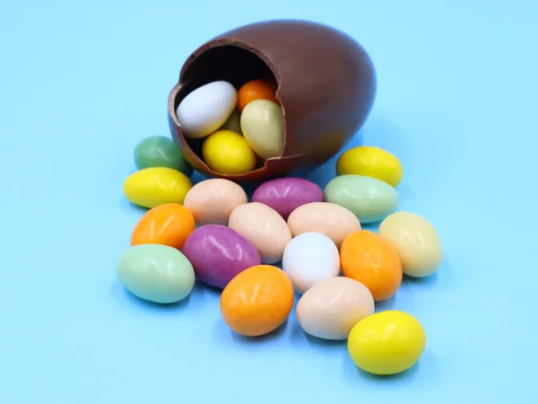 Yumurtalı Renkli Paskalya Kompozisyonu — Stok fotoğraf