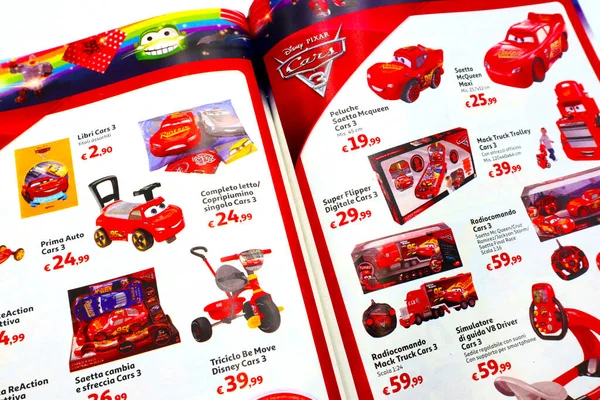 Disney Cars Toys Katalog Sprzedaż Boże Narodzenie — Zdjęcie stockowe