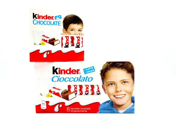 페스카라 2019 Kinder Chocolate Bars Kinder 페레로가 이탈리아에서 제품의 브랜드이다 — 스톡 사진