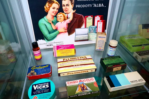 Vintage Vecchio Display Medicine — Foto Stock