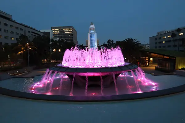 加利福尼亚州洛杉矶 2019年5月14日 位于洛杉矶文娱中心的大公园之泉俯瞰市政厅 — 图库照片