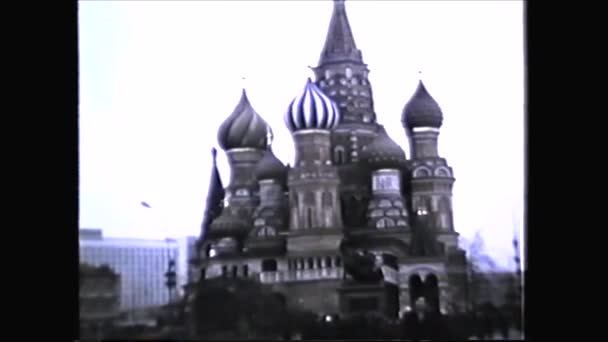 俄罗斯 莫斯科1960年代红场 圣罗勒大教堂和克里姆林宫 8毫米口径复古 — 图库视频影像