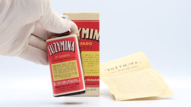 Pescara Italy April 2019 Vintage Medicine Euzymina Treatment Gastritis Product — Stock Video