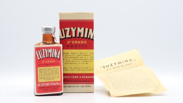 意大利佩斯卡拉 2019年4月18日 治疗胃炎的老药Euzymina Menarini在20世纪50 60年代的产品 Menarini集团是一家意大利制药公司 — 图库视频影像