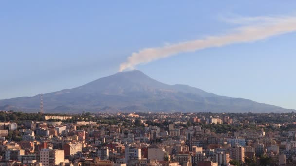 Volcan Etna Avec Fumée Échappant Des Cratères Volcan Vue Catane — Video