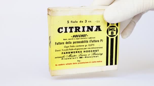 Ρώμη Ιταλία Φεβρουαρίου 2022 Εσοδεία 1950 Citrina Hoechst Βιταμίνη Φιαλίδια — Αρχείο Βίντεο