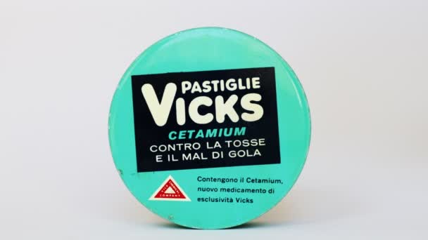 Řím Itálie Února 2022 Vintage 1960S Vicks Cetamium Tablets Medicine — Stock video