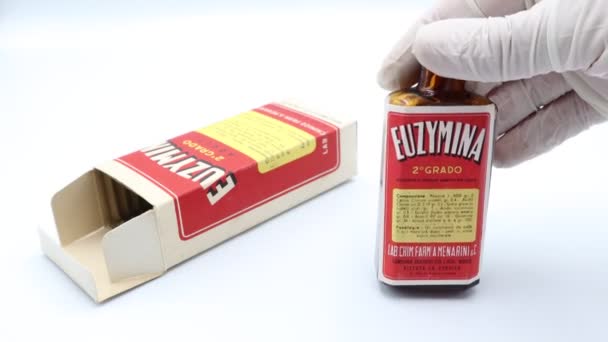 Pescara Itálie Dubna 2019 Vintage Medicine Euzymina Treatment Gastritis Produkt — Stock video