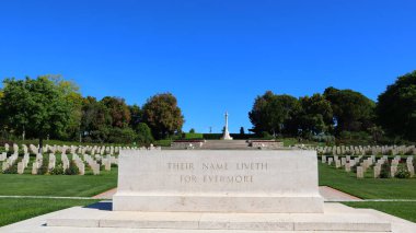 Sangro Nehri Savaş Mezarlığı, Chieti ilinin Torino di Sangro ilçesindeki Contrada Sentinelle 'de yer alır.