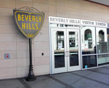 BEVERLY HILLS, California - 16 Eylül 2018: Santa Monica Bulvarı 'ndaki Beverly Hills Ziyaretçi Merkezi.