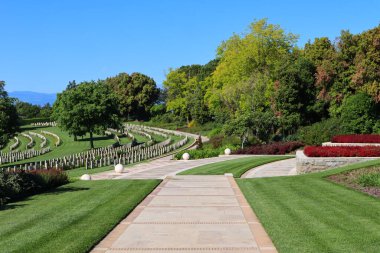 Sangro Nehri Savaş Mezarlığı, Chieti ilinin Torino di Sangro ilçesindeki Contrada Sentinelle 'de yer alır.