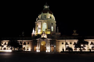 Pasadena Belediye Binası Geceleyin, Los Angeles County, California