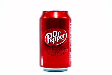 Pescara, İtalya 26 Aralık 2019: Dr Pepper yapabilir. Şekerli ve şalterli gazlı içecek.