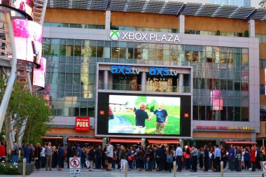 Los Angeles, Kaliforniya - 21 Mayıs 2019: XBOX PLAZA, Microsoft Theater Los Angeles şehir merkezindeki Staples Center 'ın önünde